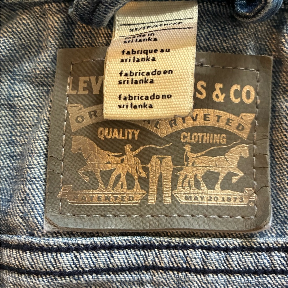 Women’s Levi's Vest Levi’s Denim Vest XS Levi’s Jean vest women’s jean vest - Picture 3 of 4